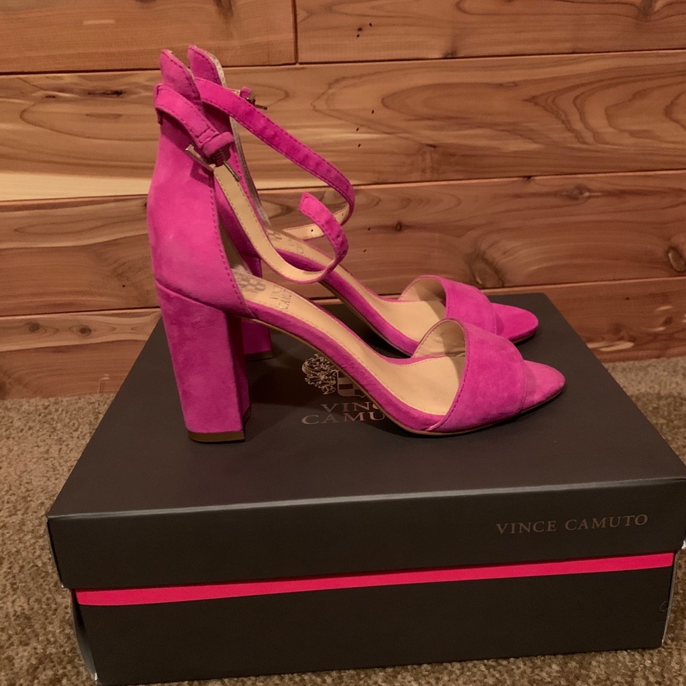 Vince Camuto Pink Suede Heels Size 6 New with tags